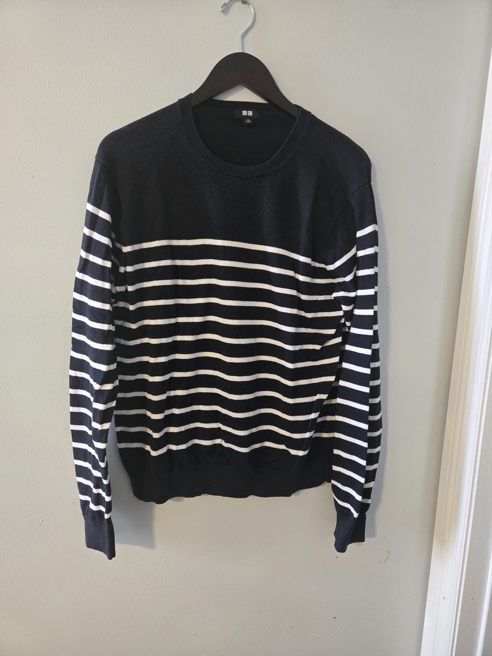 Uniqlo Navy and White Striped Crewneck Sweater